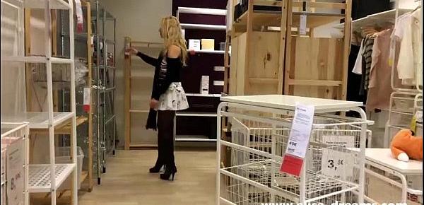  Upskirt and flashing no panties in a famous shop 2